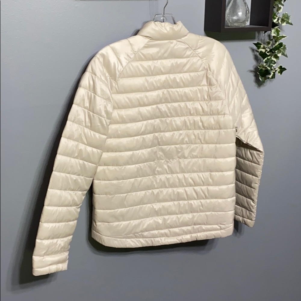 SOLD! Everlane Renew Lightweight Puffer Jacket - Picture 5 of 6